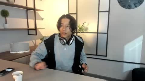 labrinthteasing online show from 10.12.25