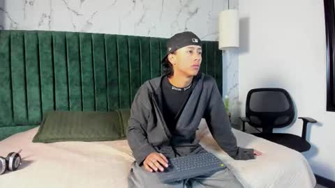 labrinthteasing online show from 02.10.26