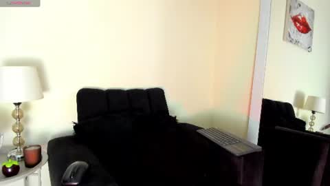 lace_victoria online show from 07.04.26