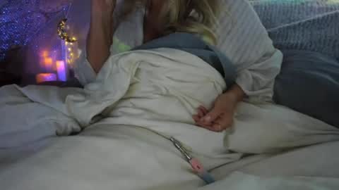 Snapshot of laceygrl chatting on 07.26.26 Lacey online show from 07.26.26