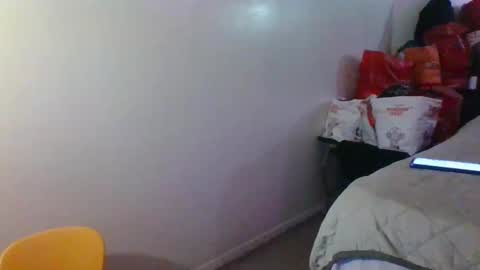 lachickadelbronx online show from 02.20.25