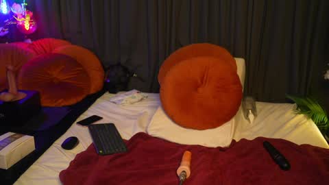 Latex Lacie online show from 03.26.26