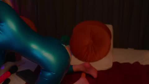Snapshot of lacie_le_beauty chatting on 04.28.26 Latex Lacie online show from 04.28.26