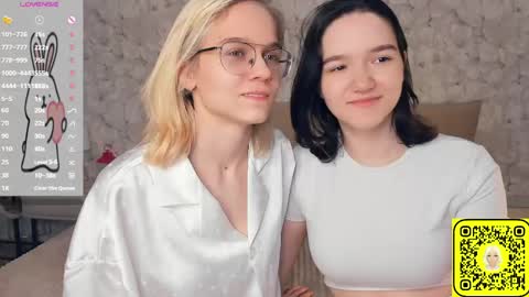 Snapshot of lacyedison chatting on 06.07.26 Violet and Isabel online show from 06.07.26