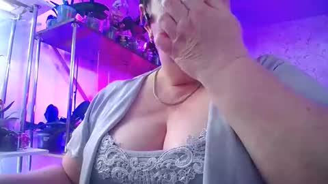 Lady Gloria online show from 04.10.26