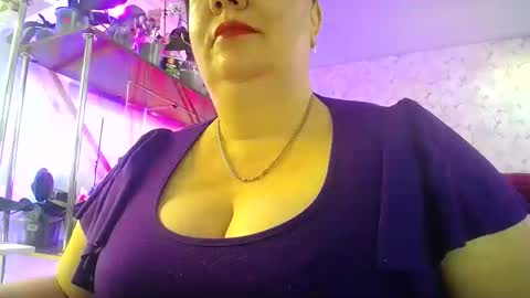 Snapshot of lady_gloria chatting on 04.25.26 Lady Gloria online show from 04.25.26