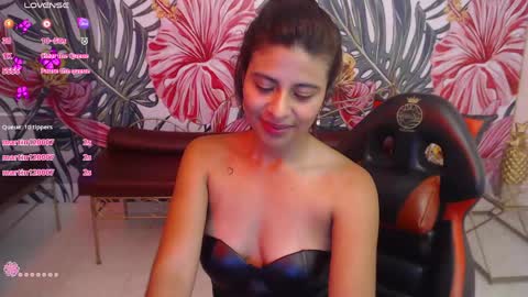 Snapshot of lady_isabella_ chatting on 05.20.26 Lady Isabella online show from 05.20.26