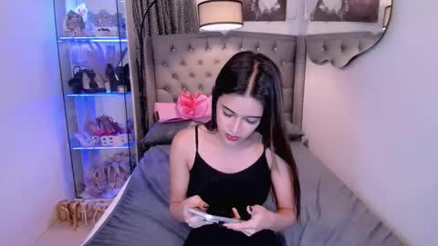 lady_moriseth online show from 11.19.25