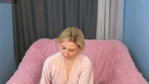 Snapshot of lady_murenza chatting on 12.12.24 Diana online show from 12.12.24