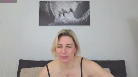 Snapshot of lady_murenza chatting on 01.29.25 Diana online show from 01.29.25