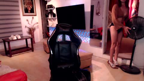 Snapshot of lady_sovereign chatting on 01.23.25 M MMY online show from 01.23.25