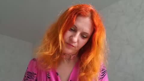 Sima Ladybigsmile online show from 03.02.26