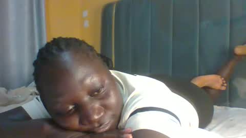 lindah32 online show from 11.28.25