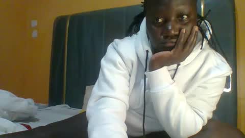 Snapshot of ladyblossoms19 chatting on 04.18.26 lindah32 online show from 04.18.26
