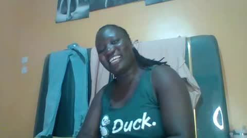 Snapshot of ladyblossoms19 chatting on 04.26.26 lindah32 online show from 04.26.26