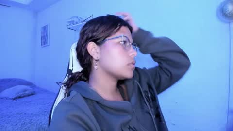 Snapshot of ladybrown_16 chatting on 12.20.25 Lady online show from 12.20.25