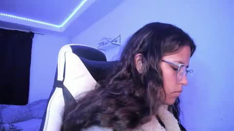 Snapshot of ladybrown_16 chatting on 02.17.26 Lady online show from 02.17.26