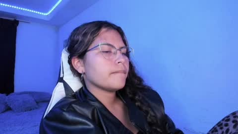 Snapshot of ladybrown_16 chatting on 03.11.26 Lady online show from 03.11.26