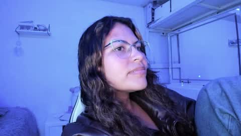 Snapshot of ladybrown_16 chatting on 04.11.26 Lady online show from 04.11.26