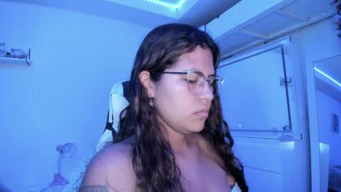 Snapshot of ladybrown_16 chatting on 04.12.26 Lady online show from 04.12.26