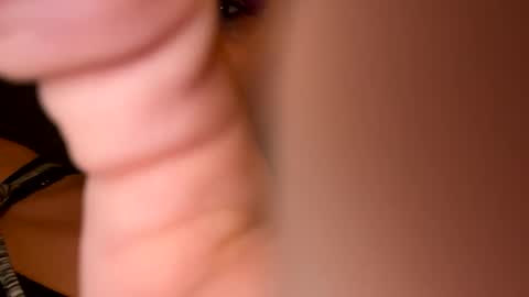 Snapshot of ladybug9097 chatting on 03.01.25 RockStar Couple online show from 03.01.25