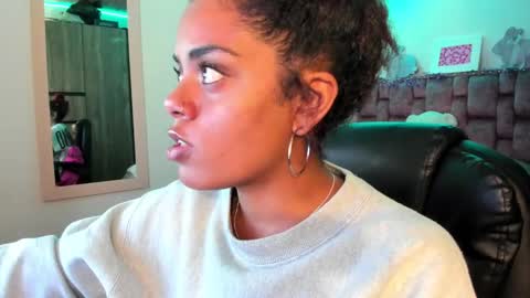 Snapshot of ladydanniela chatting on 12.19.24 leidy daniela online show from 12.19.24