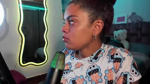 Snapshot of ladydanniela chatting on 02.21.25 leidy daniela online show from 02.21.25