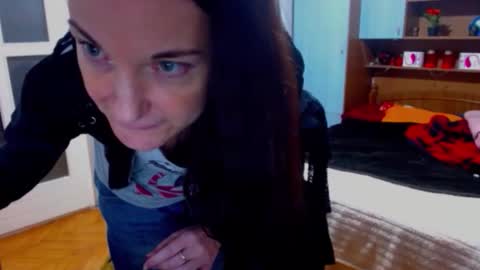 Snapshot of ladylhoty chatting on 11.15.25 LadyLHoty online show from 11.15.25