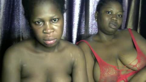 Snapshot of ladylilasexy chatting on 06.11.26 sexylila online show from 06.11.26