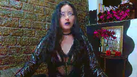 ladylunatikka online show from 05.19.26
