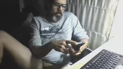 Snapshot of lagenovadura chatting on 04.15.26 La Genova esta Dura beard boy male dick mastubate latinosexy latinohot latino glasses mature strong stronglegs online show from 04.15.26