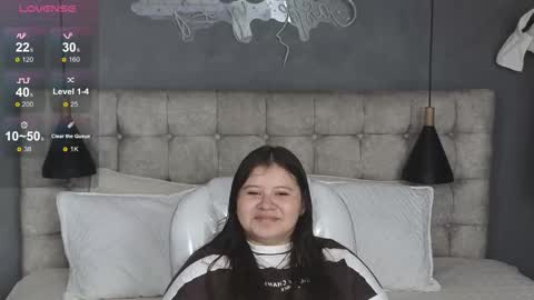    online show from 11.06.25