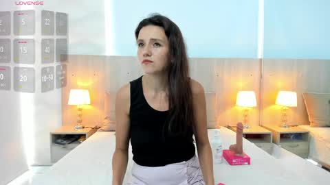 Snapshot of laia_cruz chatting on 05.27.26 Laia Cruz online show from 05.27.26