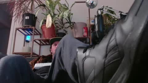 Snapshot of laidback_and_chill chatting on 12.05.24 Rick online show from 12.05.24