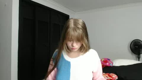 Snapshot of lailacuteee chatting on 11.11.25 lailacuteee online show from 11.11.25