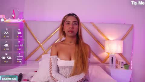 Snapshot of lailastilwills chatting on 09.20.25 Laila Stilwills online show from 09.20.25