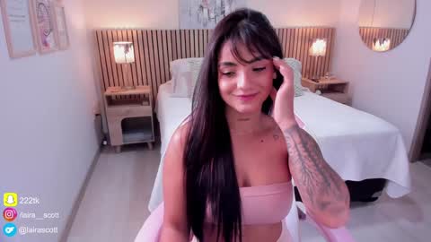 Snapshot of laira_scott chatting on 01.14.25 Laira online show from 01.14.25