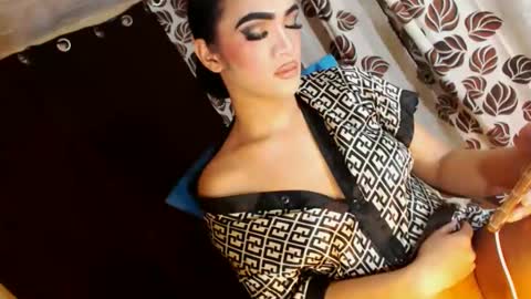 YoungMisstresslaira not into cheap online show from 12.02.24