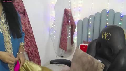 Laskhmirani online show from 04.14.26