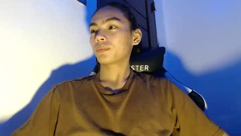 Snapshot of lalakinghugecock_2 chatting on 09.18.25 lalakinghugecock_2 online show from 09.18.25