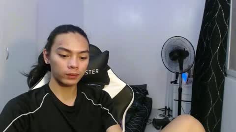 Snapshot of lalakinghugecock_2 chatting on 10.12.25 lalakinghugecock_2 online show from 10.12.25