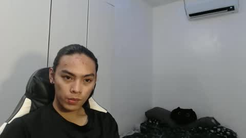 Snapshot of lalakinghugecock_2 chatting on 11.19.25 lalakinghugecock_2 online show from 11.19.25