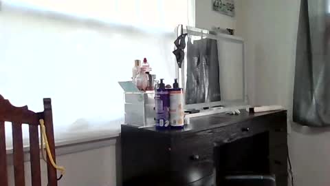 LALOVE99 online show from 09.30.25