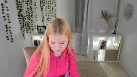 Laly online show from 11.17.25