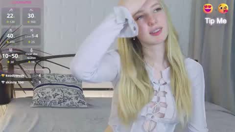 Snapshot of lana__j chatting on 10.15.25 Liana online show from 10.15.25