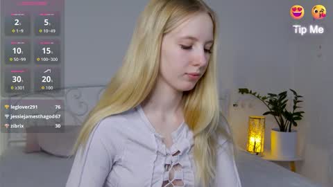 Snapshot of lana__j chatting on 10.19.25 Liana online show from 10.19.25