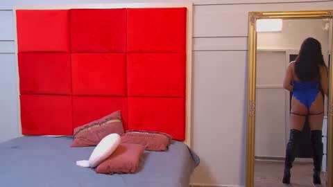 LanaBanner online show from 10.25.25