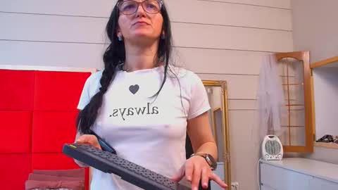 LanaBanner online show from 04.19.26