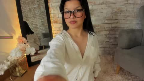 Snapshot of lana_beket_ chatting on 02.05.25 Lana online show from 02.05.25