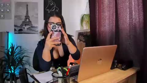 Snapshot of lana_beket_ chatting on 06.11.26 Lana online show from 06.11.26